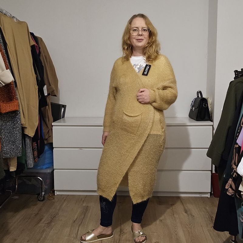 Dolga štrikana jopa zlato rjava