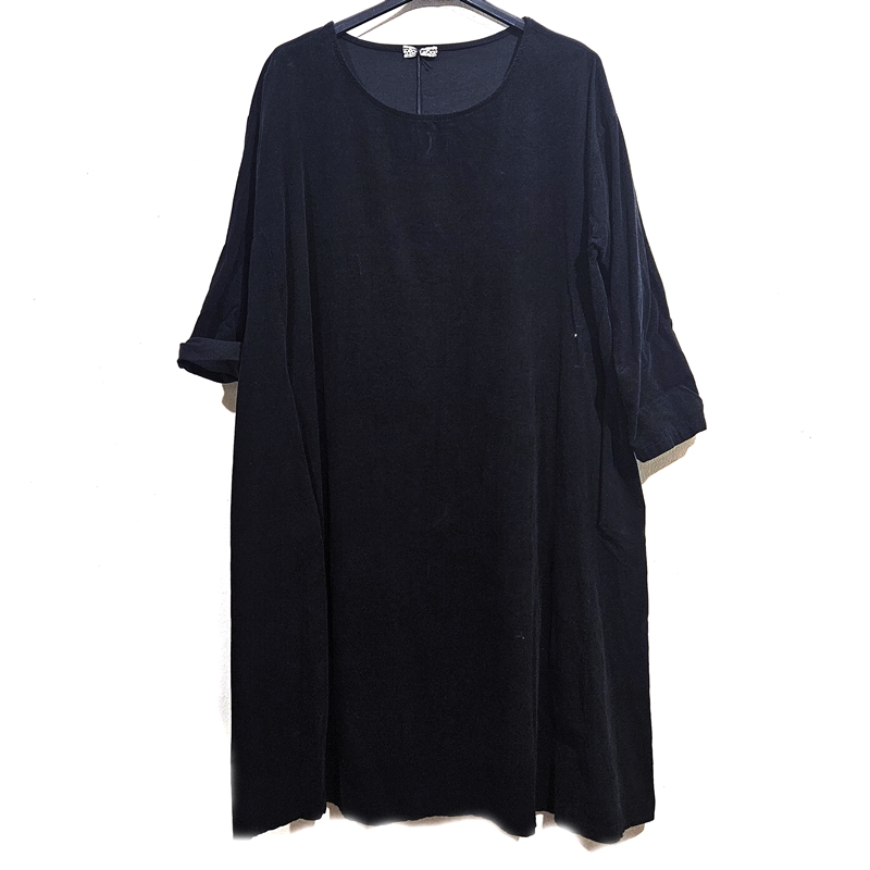 Žametna obleka z žepi črna