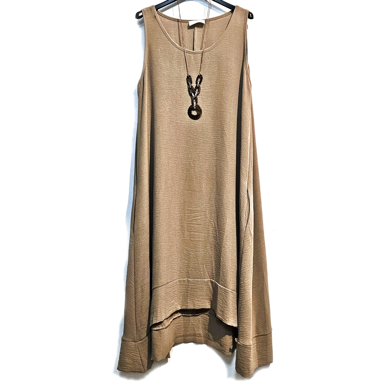 Maksi obleka z žepi in ogrlico 1 kamel rjava