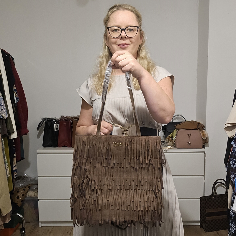 Elegantna torbica z resicami rjava