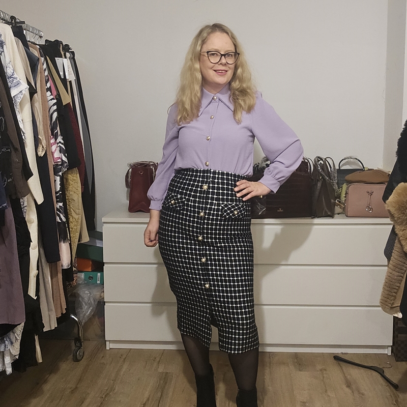 Ravno krilo z gumbi črno belo S/M 36/38