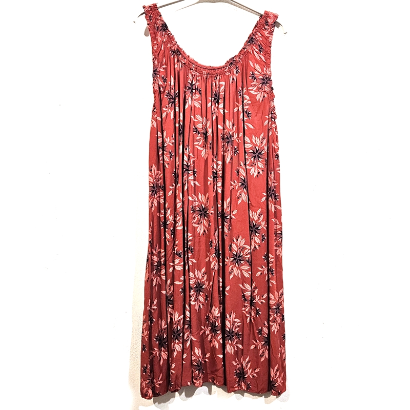 Obleka z raztegljivimi rokavi in ovratnikom rdeča